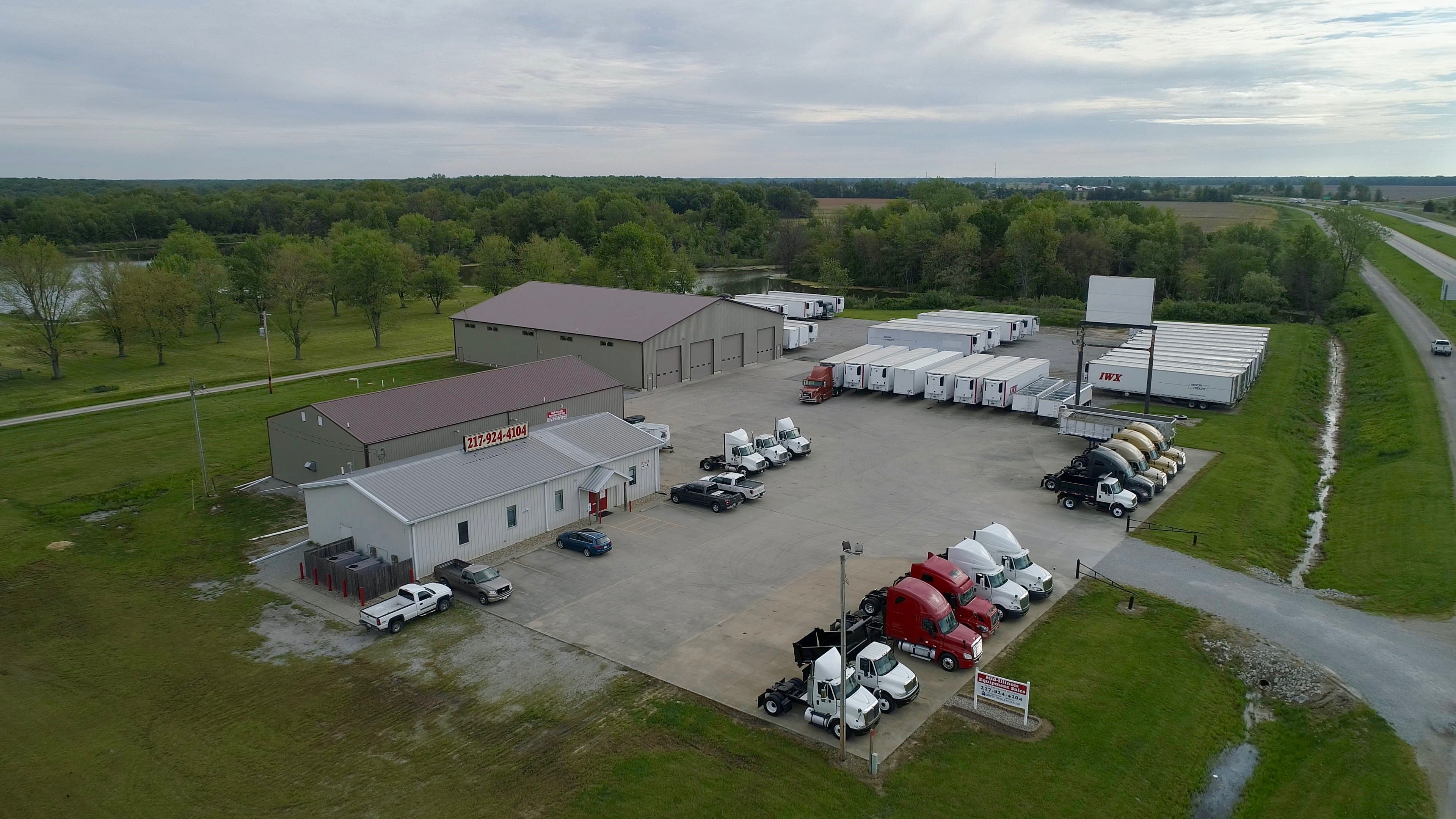 Mid Illinois Equipment Sales | Montrose, IL | Selling Semi Trucks And